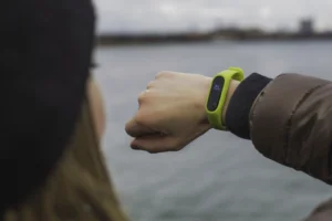 Reading heart-rate data from a fitness tracker